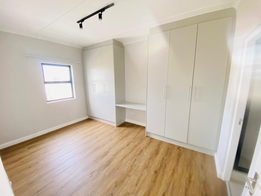 To Let 3 Bedroom Property for Rent in Sandown Western Cape